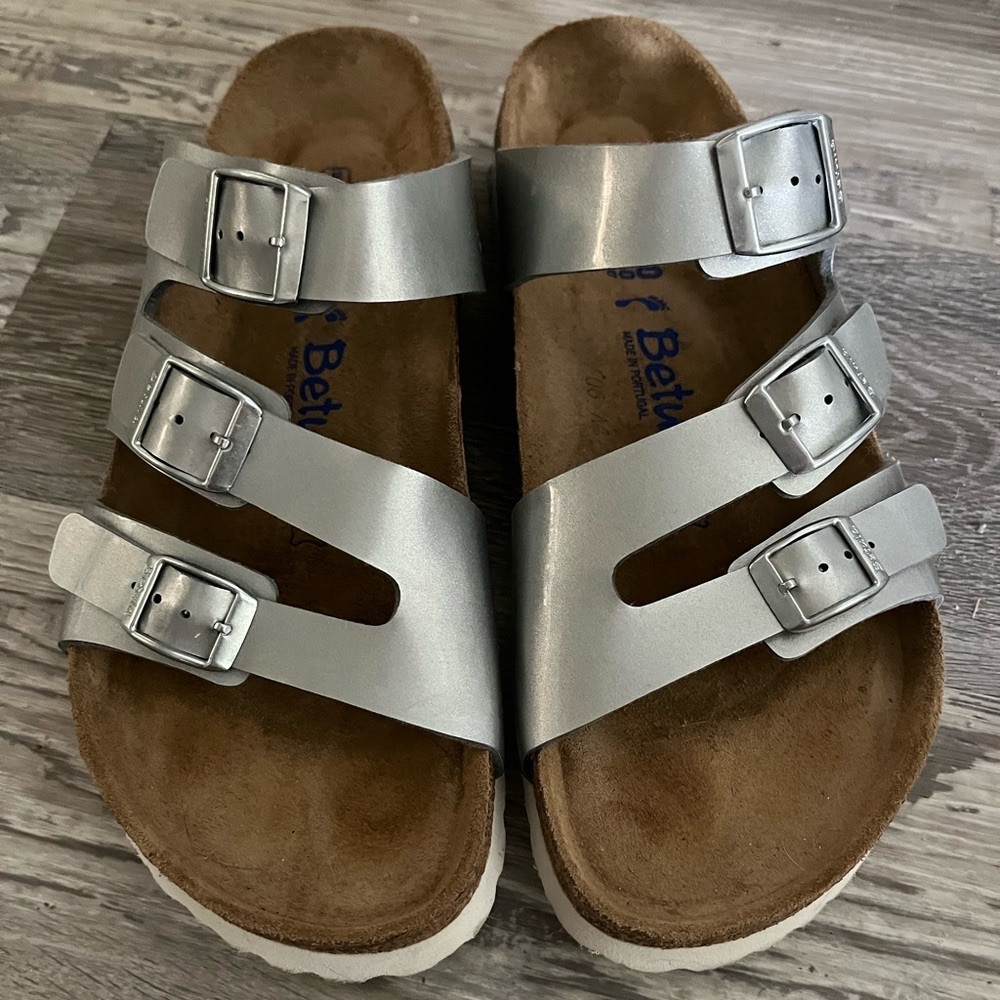 NWOT! Birkenstock Betula Leo Silver Buckle Sandals Women’s size 40 (US 9)